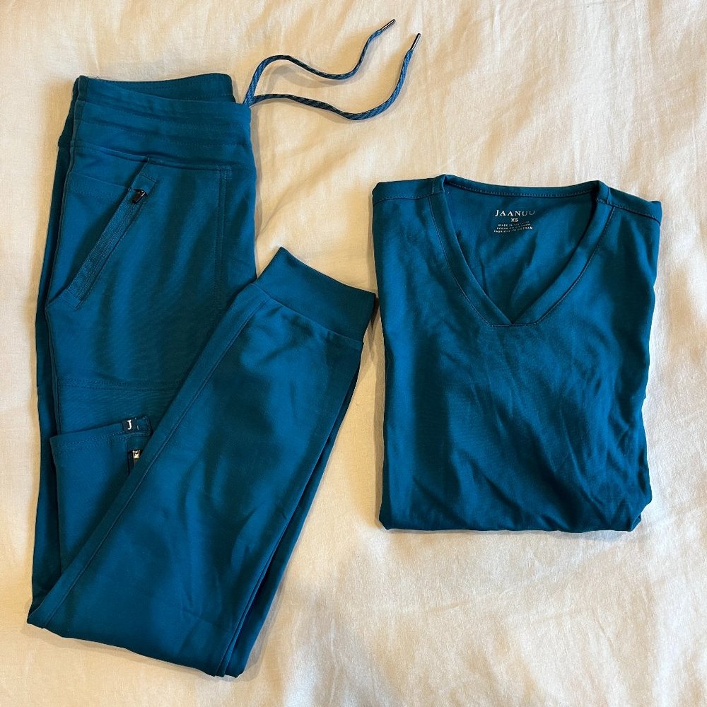 The Women's 14-Pocket Scrub Set CARIBBEAN BLUE - XS
